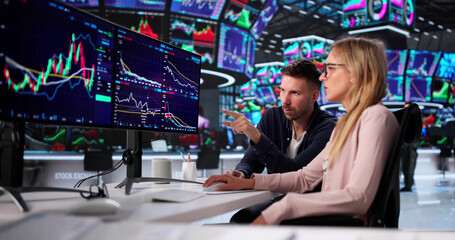 Capitalizing On Multiple Monitors, Sharing Online