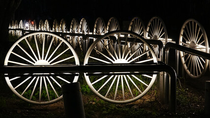 자전거 바퀴 모양 울타리 가로등