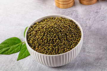 Raw dry green mash bean