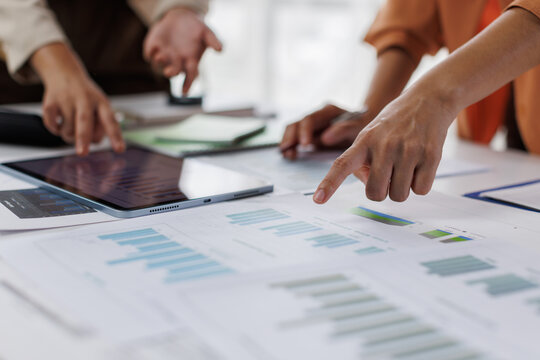 Business Team Consulting meeting working and brainstorming new business project finance investment concept
