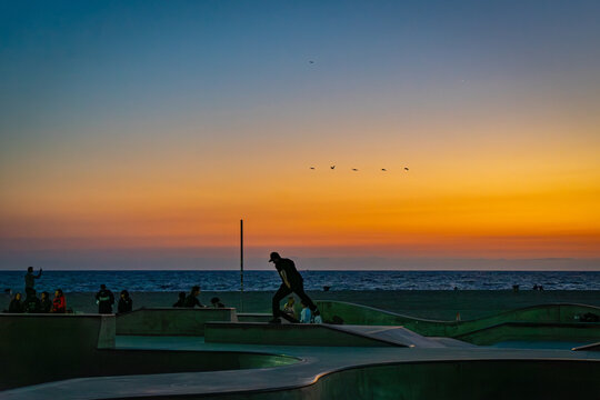 USA, California, Venice Beach, Muscle Beach, Venice skatepark - Sunset and evening on the beach, presenting the most iconic views and places around.