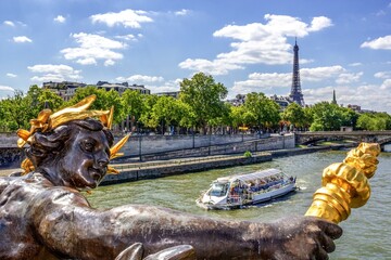 paris, frankreich - panoramablick von der pont alexandre III mit eiffelturm