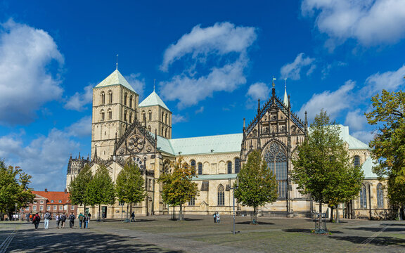 Der St.-Paulus-Dom in M&uuml;nster ist die Kathedrale des Bistums M&uuml;nster, Nordrhein-Westfalen, Deutschland