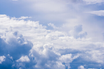 雨上がりの秋の空と印象的な雲02
