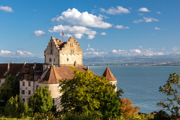 Blick über Meersburg am Bodensee im Abendlicht 