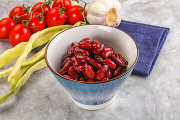 Canned red bean in the bowl