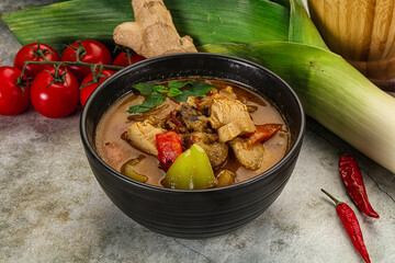 Thai curry with chicken and basil