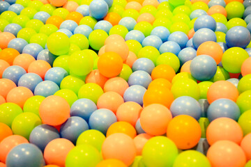 たくさんのビニールボール