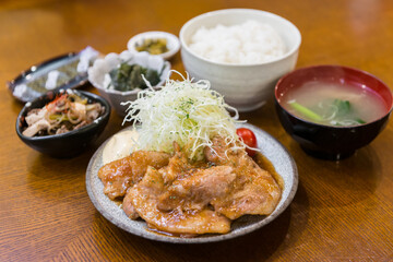 豚の生姜焼き定食