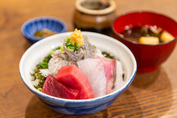海鮮丼、刺身
