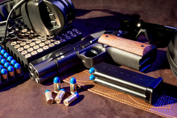 Double-barrel 1911-style pistol, twin-barrel handgun