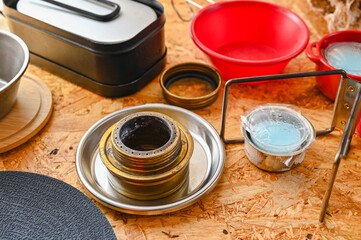 アルコールストーブと調理器具　