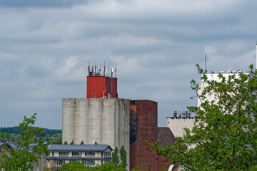 Industrial plant with concrete tower and antenna array in Flensburg