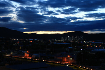 Fototapeta premium The City's Blue Whispe 01