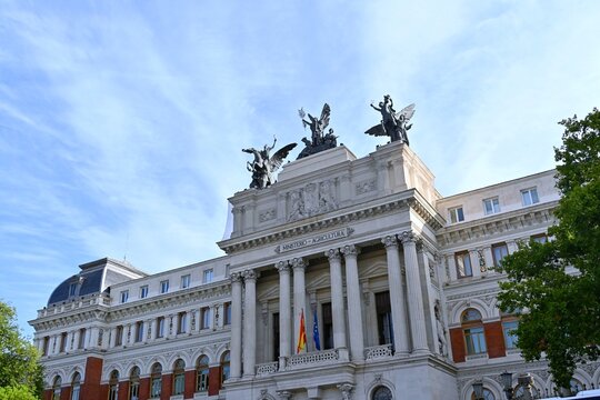 Facade of the Ministerio de Agricultura, Pesca y Alimentaci&oacute;n in Madrid, Spain.
September 20, 2025