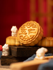 Go home to eat mooncakes during the Mid-Autumn Festival.