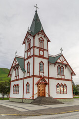 Húsavíkurkirkja, l'église de la petite ville portuaire de Húsavík, dans le nord de l'Islande, connue comme la capitale européenne de l'observation des baleines