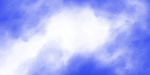 Obraz premium Cloud in the form of heart against the blue sky. Beautiful view of the cloudy, white sky. Beautiful white clouds with blue sky background. spring white clouds against blue sky background.
