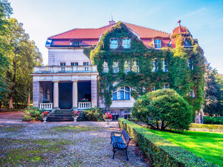  Pałac w Łężanach (pałac von Fischerów-Lossainenów)