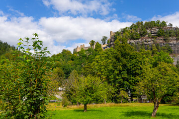 Zauberhaft-romantische Ortschaft Oybin im Zittauer Gebirge (Sachsen)
