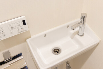 トイレ　手洗い器
