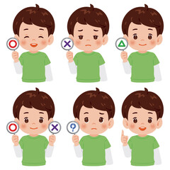 マルとバツなどの札を持った男の子の上半身イラストセット／An illustration of a boy's upper body holding signs with a circle and a cross