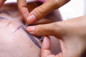 Eyebrow measurement and marking points.