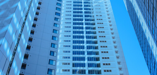 高層ビル　バナー画像 © Ray Park Stock Photo