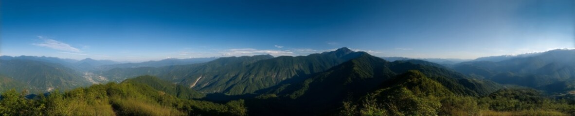 Fototapeta premium Stunning hdr panoramic landscape of mountain views in nature's bounty
