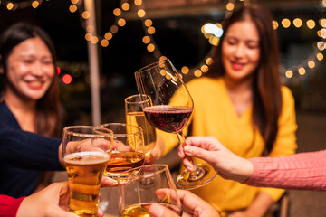 Celebrate whisky at an intimate party at a camping restaurant. A group celebration.	