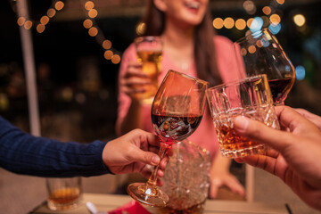 Celebrate whisky at an intimate party at a camping restaurant. A group celebration.	