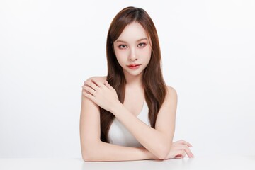 Naklejka premium Beautiful Young Asian Woman with Healthy Skin Natural Makeup. Skincare Beauty Concept.