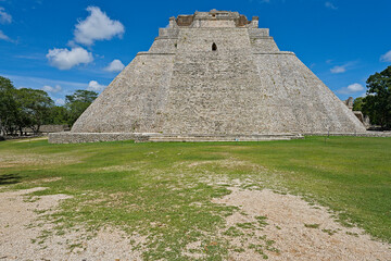 The big pyramide of Uxmal