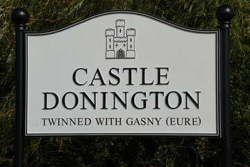 Castle Donington Village Signpost on the East Midlands Airport Trail, Nottinghamshire, England: Walking Trail Scene