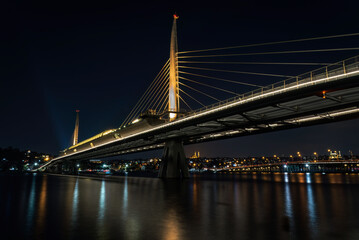 Obraz premium Long Exposure view of Halic Metro Bridge in Istanbul