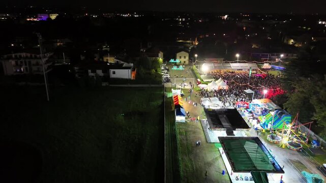 Vista Notturna Festa della Madonna della Campagna a Seregno, tradizionale celebrazione popolare lombarda 