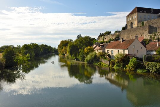 Rivi&egrave;re l'Ognon &agrave; Pesmes (plus beau village de France)