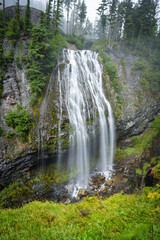 Obraz premium Mount Rainier Narada Falls from the Narada Falls Viewpoint hike in the fall of 2025