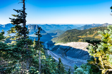 Mount Rainier Nisqually Valley River during the Niqually Valley Vista hike in the fall of 2025