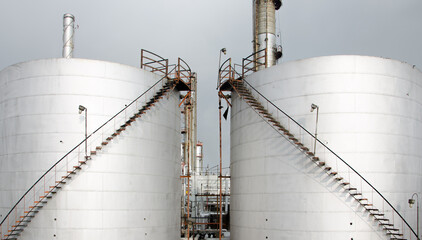 oil storage tank
