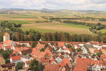 Nördlingen, Blick vom Daniel über Stadt und Ries nach Osten zum Ipf