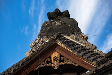 日本家屋の大きな鬼瓦