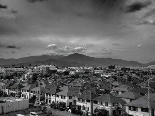 街から見た遠い山