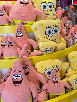 Antalya, T&uuml;rkiye - September 12 2025: SpongeBob and Patrick Star stuffed animals in the company store. Vertical