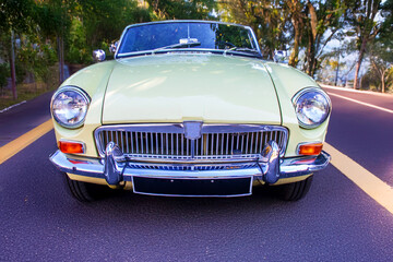 Voiture cabriolet de collection de la seconde moiti&eacute; du 20&egrave;me si&egrave;cle
