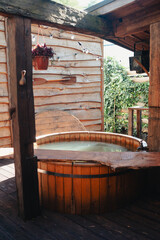 Drewniana balia, retreat, holiday hosue, dom wakacyjny, slow life, odpoczynek, relaks, jacuzzi
