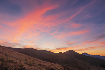 Ultimi giorni d&rsquo;estate sull&rsquo;Appennino modenese presso Lago Scaffaiolo al tramonto con splendidi colori