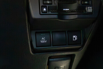 プリウス　AC100ボルトボタン