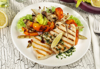 Fischfilet vom Grill mit Grillgemüse