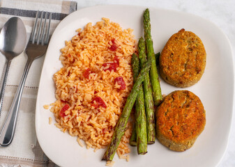 crab cakes  with  asparagus